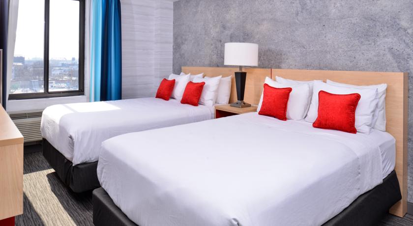 Фото 
Holiday Inn Express Maspeth
