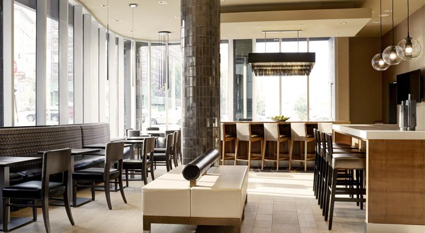 Фото 
AnYi LaGuardia Guesthouse
