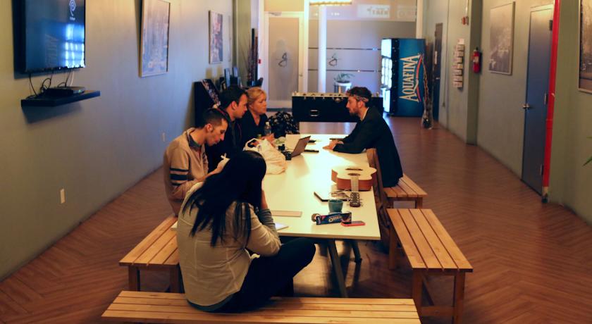 Фото 
Queens Ocean Front Vacation Guesthouse
