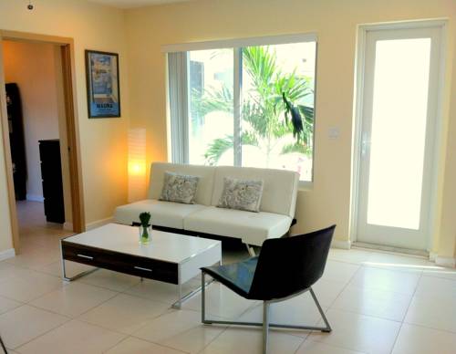
Intracoastal by Rent Miami 305
