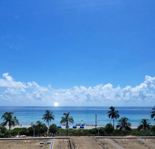 
Ocean Front Luxury Suites Sunny Isles Beach
