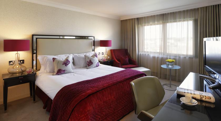 
Heathrow Lodge
