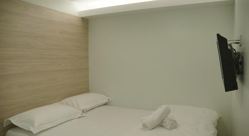 Фото 
White Apartments
