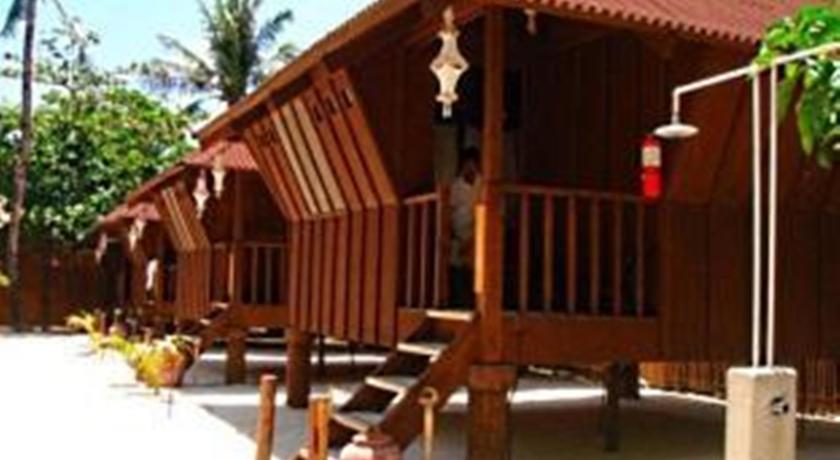 
Holiday Suites
