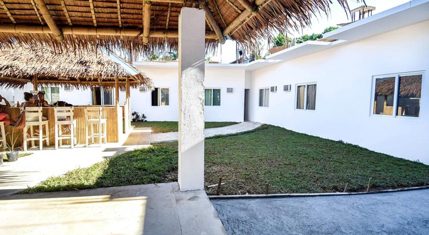 
Blue Lagoon Inn & Suites
