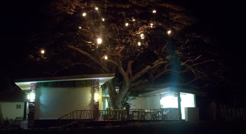 
Woodland Resort Hotel
