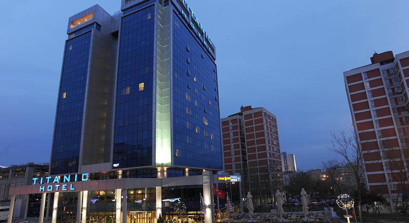 
Titanic Port Bakirkoy
