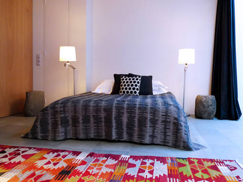 Фото 
Bidwood Suite Hotel
