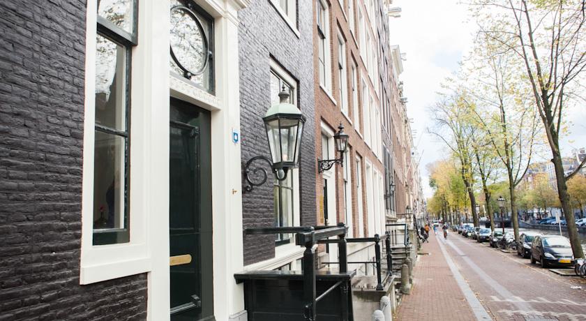 Фото 
West Breeze Hotel
