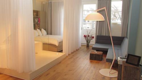 Фото 
Lion in the Sun
