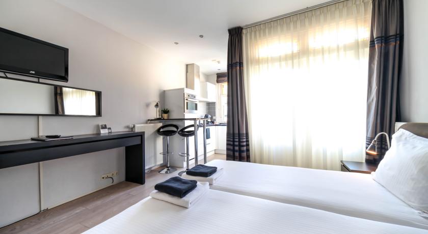 Фото 
Moffat Court Boutique Hotel
