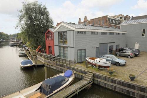 Фото 
Hotel Manas
