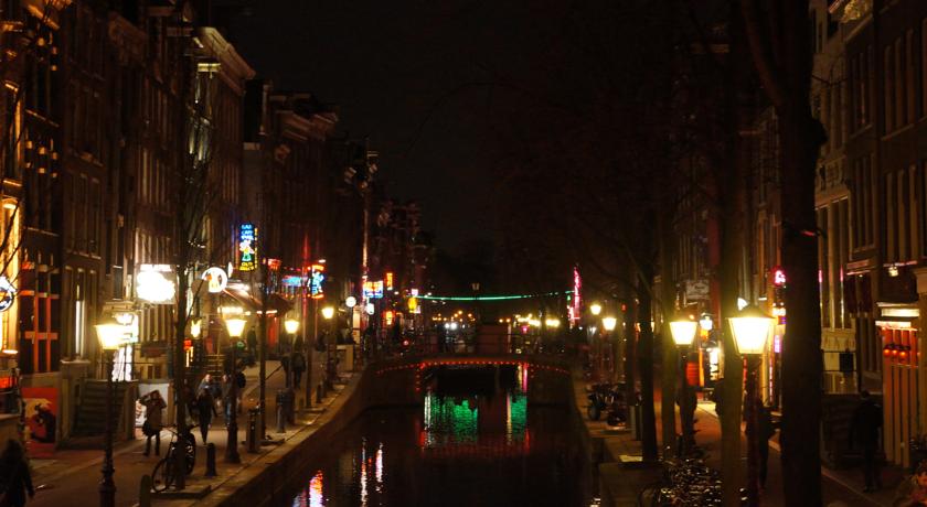 Фото 
Cowrie Shell Beach Apartments
