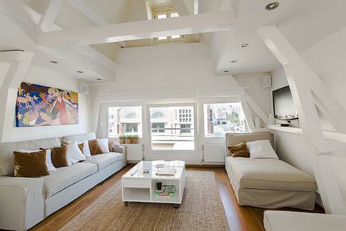 Фото 
Subira House
