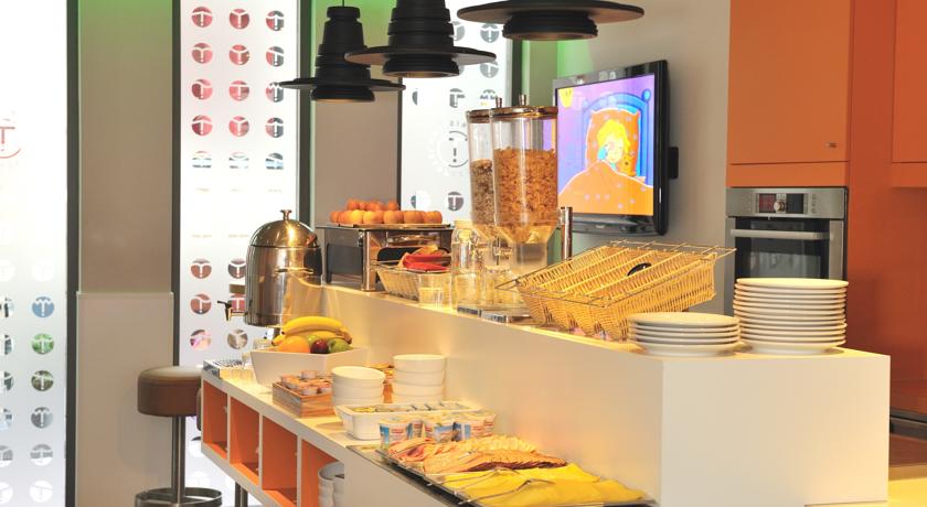 Фото 
Rhino Tourist Camp
