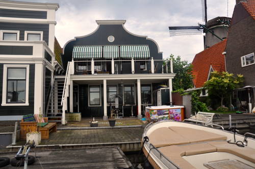 Фото 
Enchoro Wildlife Camp
