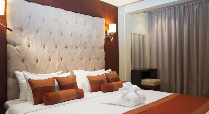 Фото 
Stadium Holiday Inn
