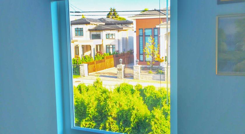 Фото 
St James Guesthouse
