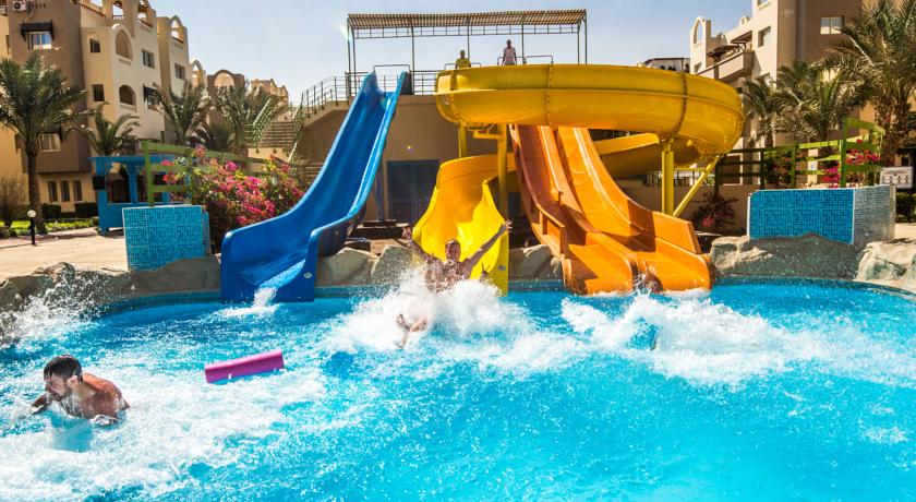 
Azzurra Sahl Hasheesh
