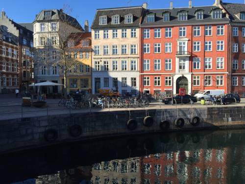 Фото 
Angler Apartments
