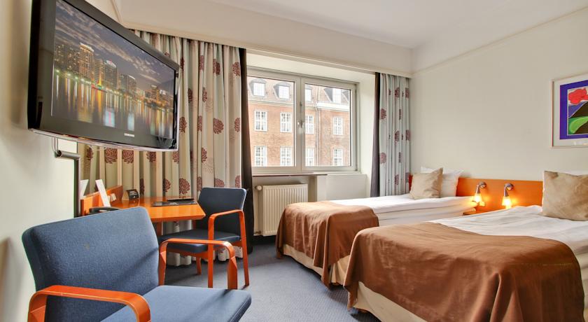 Фото 
South Gap Hotel
