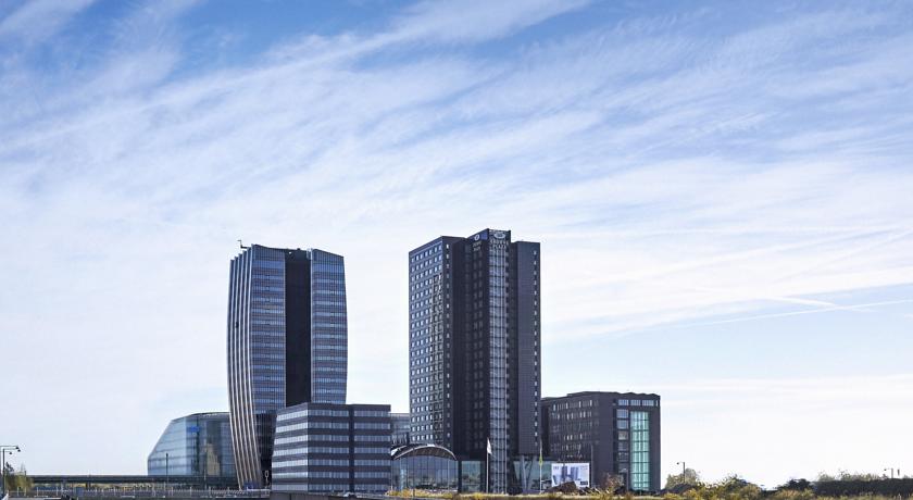 Фото 
MoonRaker Beach Hotel
