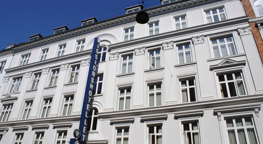 Фото 
Carvette Apartments
