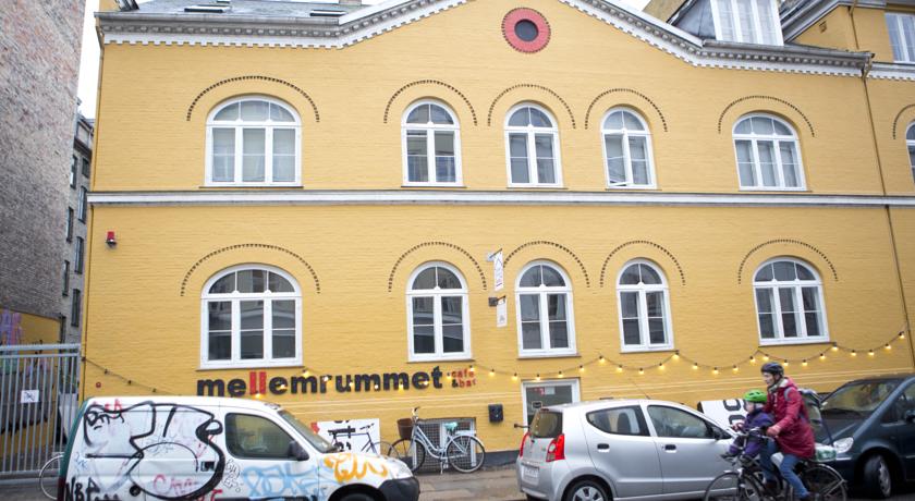 Фото 
Coral Mist Beach Hotel
