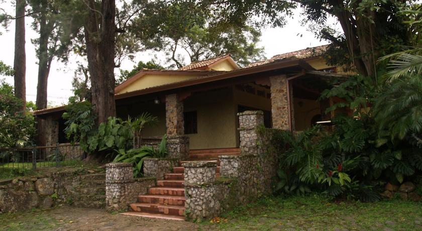 Фото 
Hotel Weinstube
