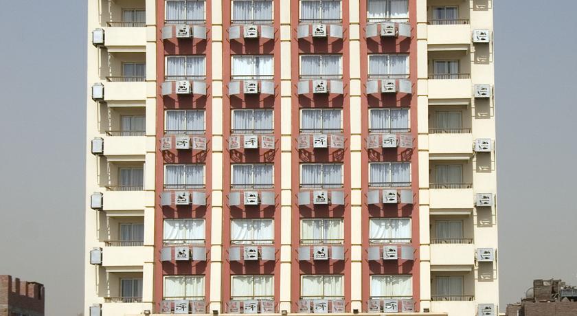 Фото 
Cataract Pyramids Resort
