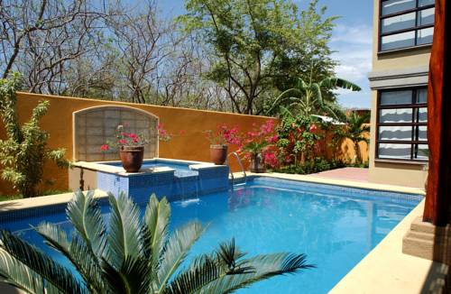 Фото 
Ehden Country Club
