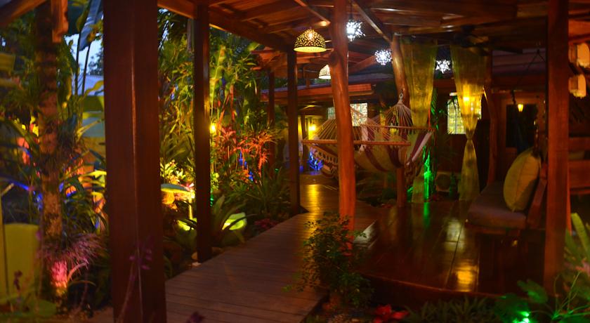 Фото 
The Lodge Inn Boutique
