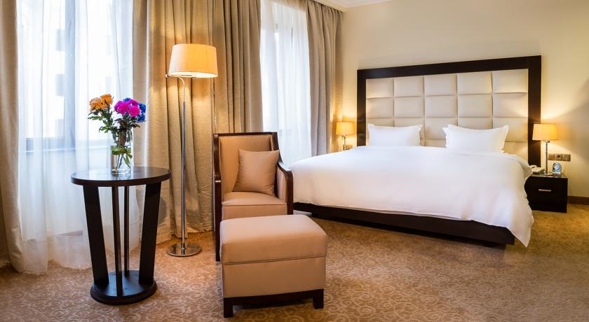 Фото 
Wallace Suites
