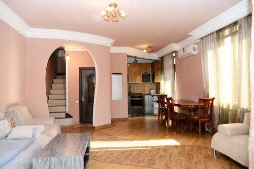 Фото 
On Top Of The Bay
