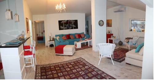 Фото 
Jasmine Inn
