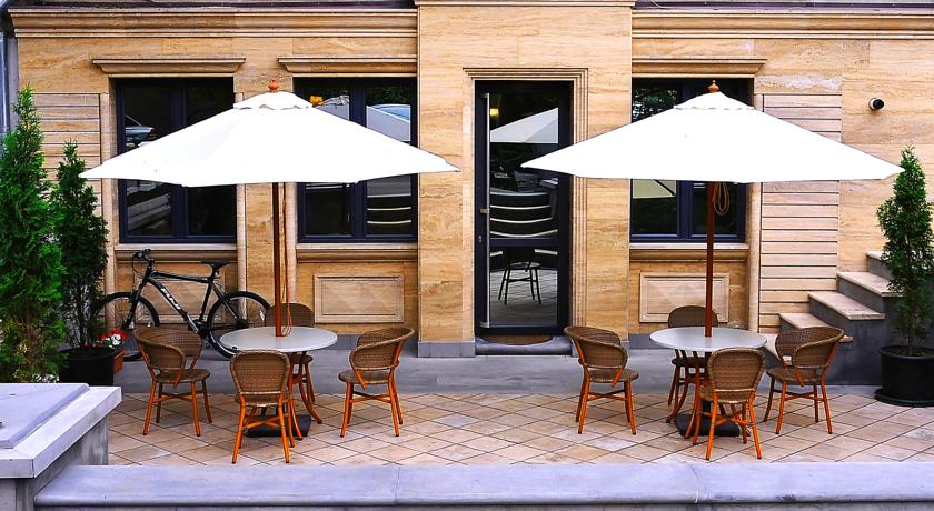 Фото 
The Willows Apartment
