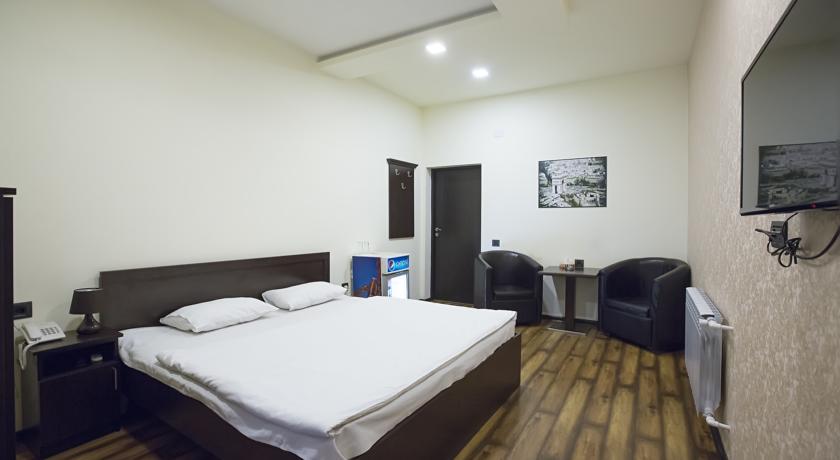 Фото 
One32 Guest House
