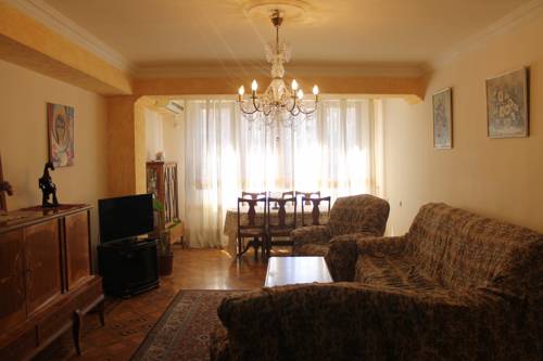 Фото 
Tina&#39;s Guest House
