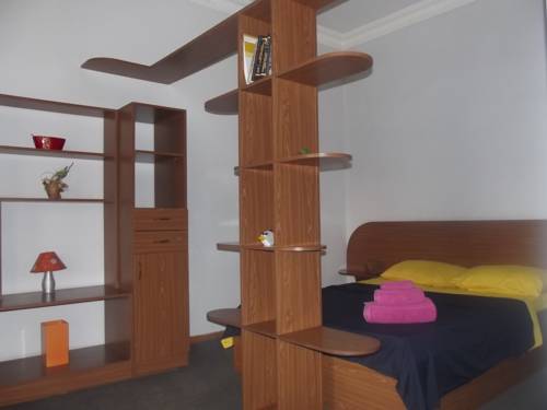 Фото 
Little Savoy Guest House
