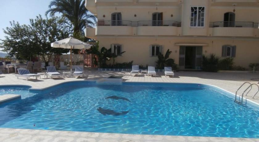 Фото 
La Sirena Hotel & Resort
