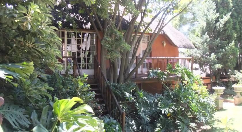 
Le Chateau Guest House and Conference Centre

