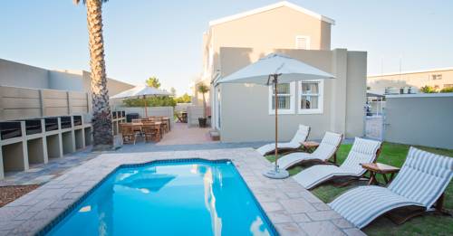 Фото 
Best Western Plus Condado Palm Inn & Suites
