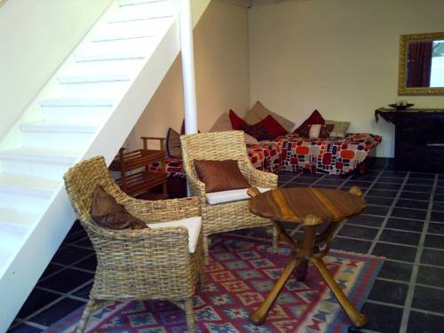 Фото 
Tres Palmas Inn
