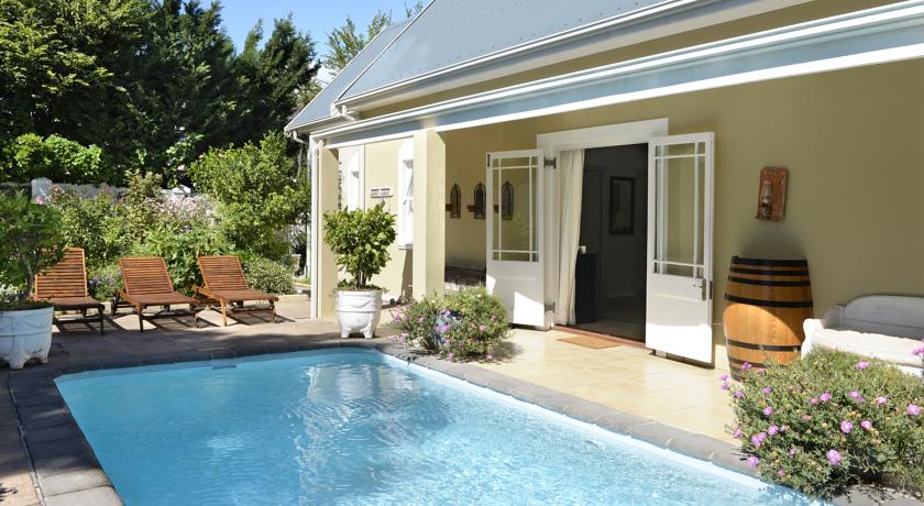 Фото 
Beachfront Coral Beach Condo
