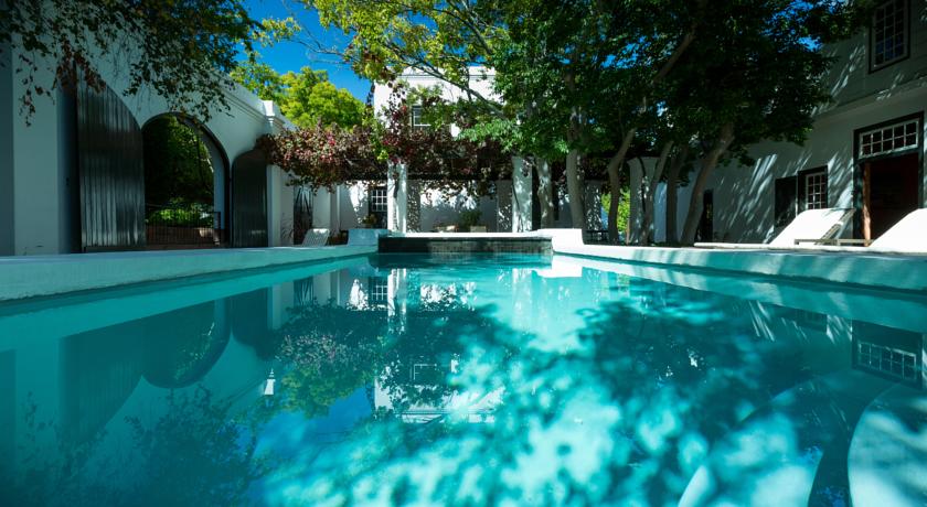 Фото 
Borinquen Beach Inn
