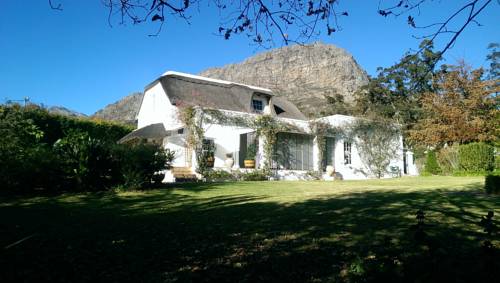 Фото 
Green Island Coral Beach Apartments
