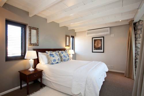 Фото 
Luxury Retreat by the Sea
