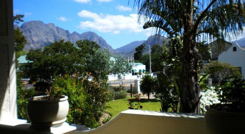 Фото 
Coral Suites
