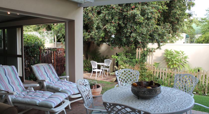 Фото 
Saint Tropez Studio Apartments
