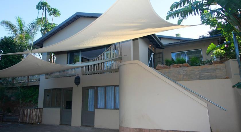 Фото 
Lazy Parrot Inn
